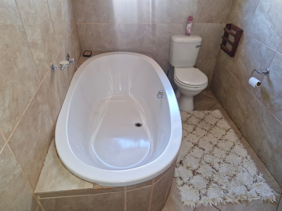 4 Bedroom Property for Sale in Riebeeckstad Free State